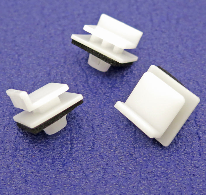 Exterior Moulding Clip, White with Washer v3