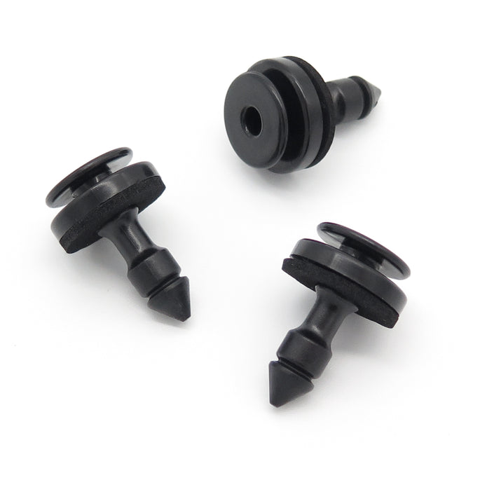 Door Card Retaining Clip, Black