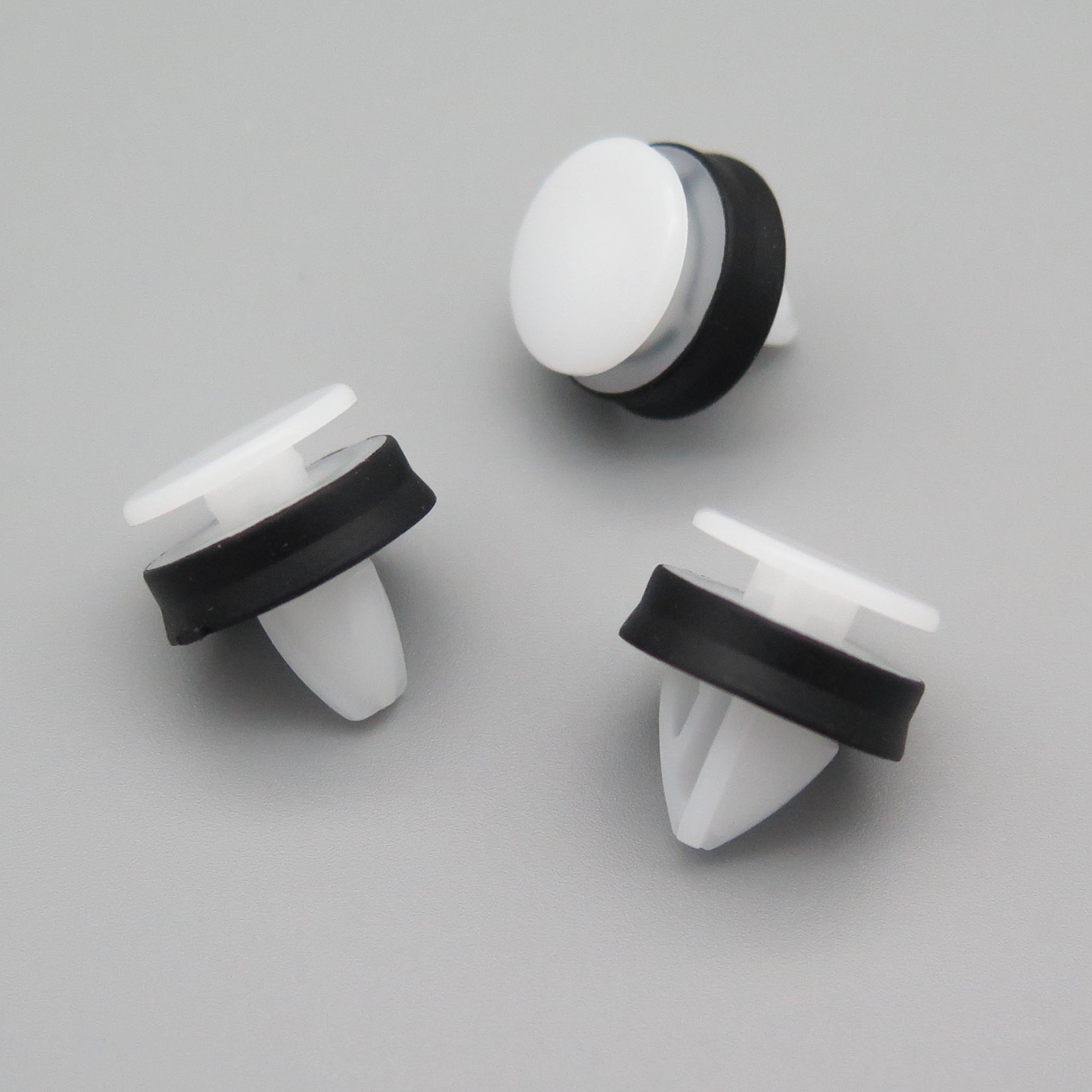 Exterior Trim Moulding Clip, White with Integrated Seal