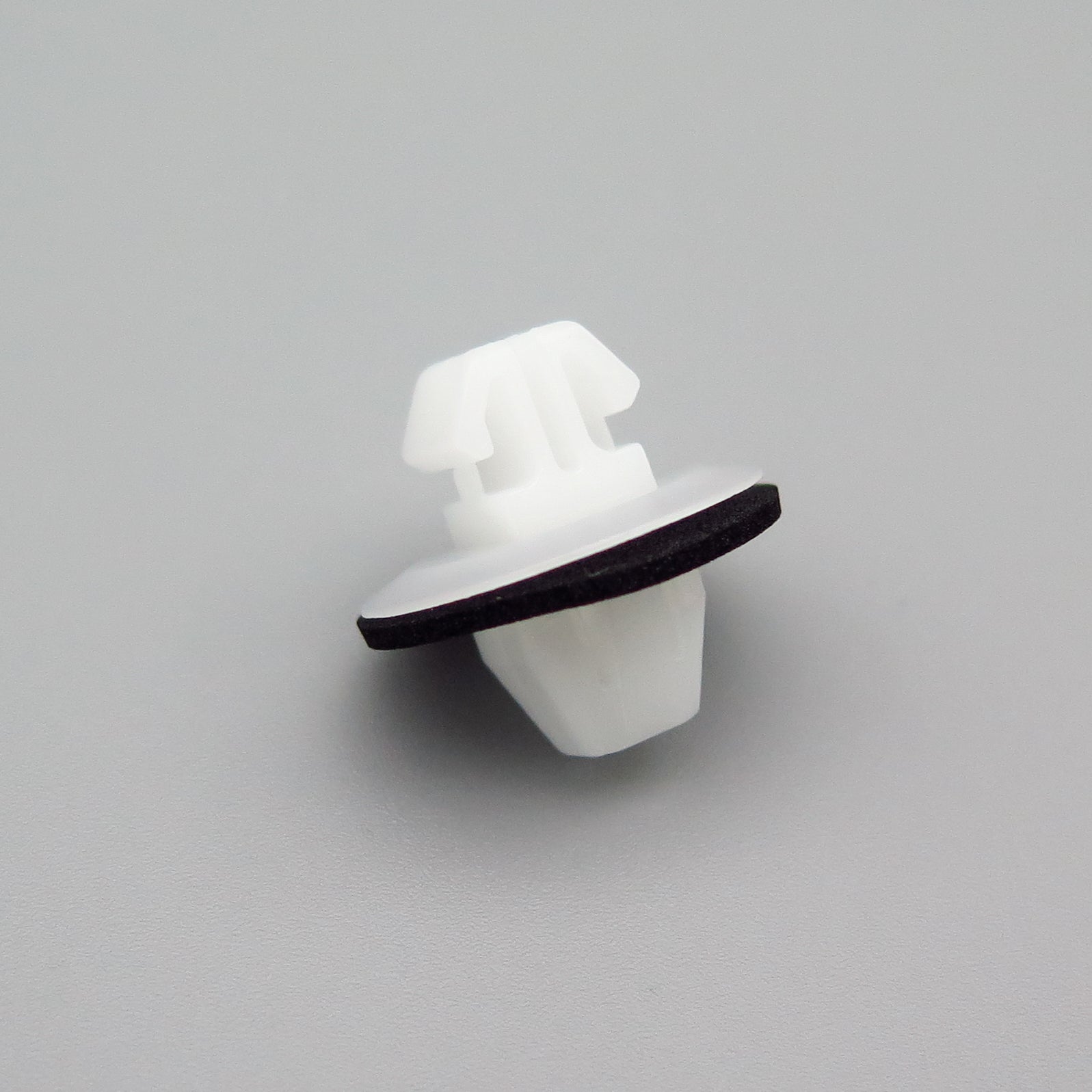 External Moulding Clip with Washer, White - image 3