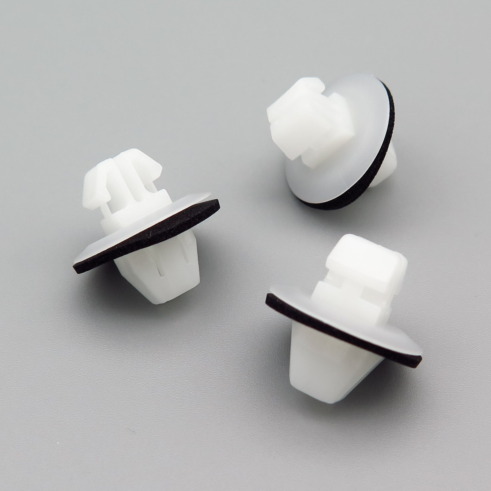 External Moulding Clip with Washer, White