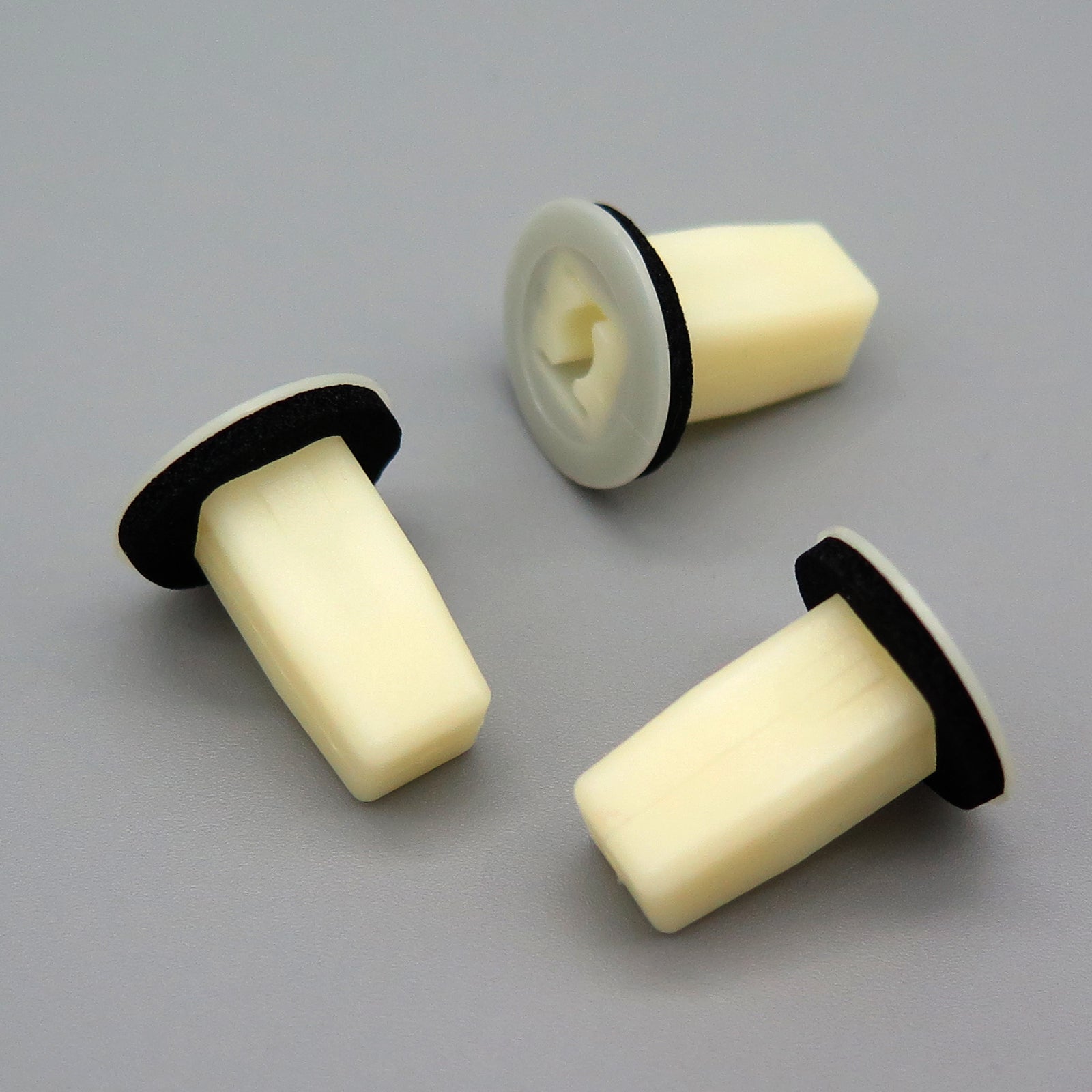 Screw Grommet, White with Seal