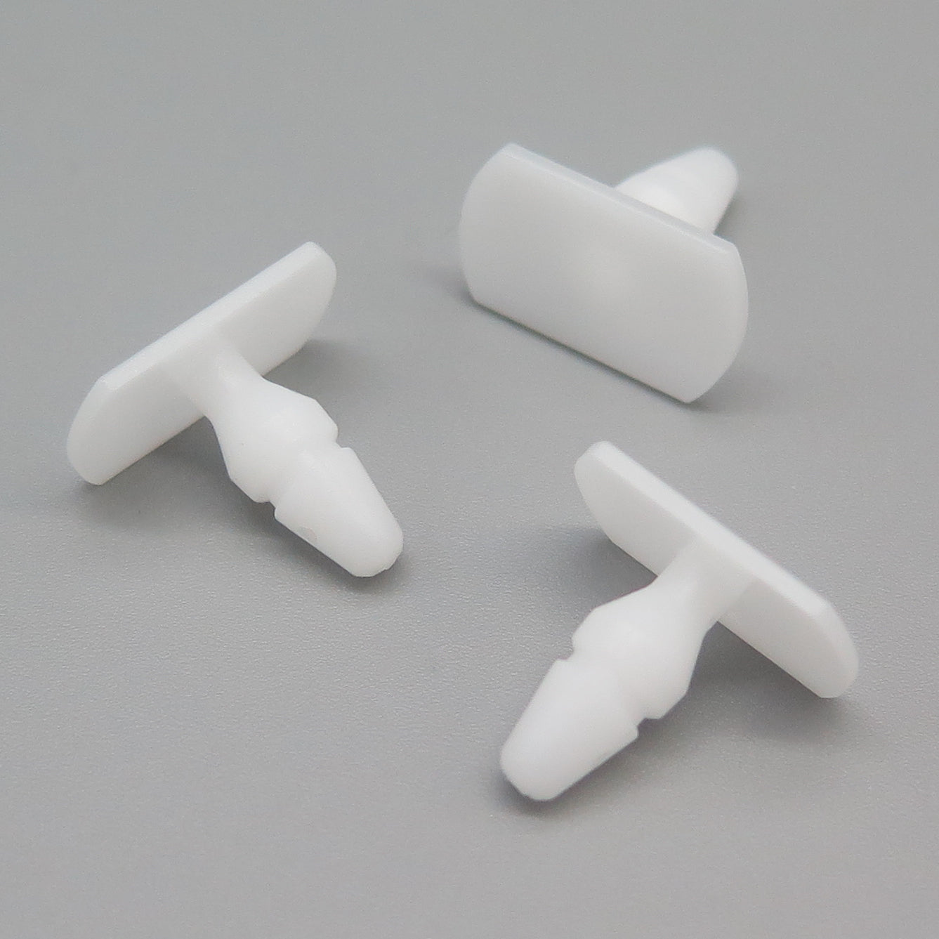 Trim Moulding Retainer Clip, White