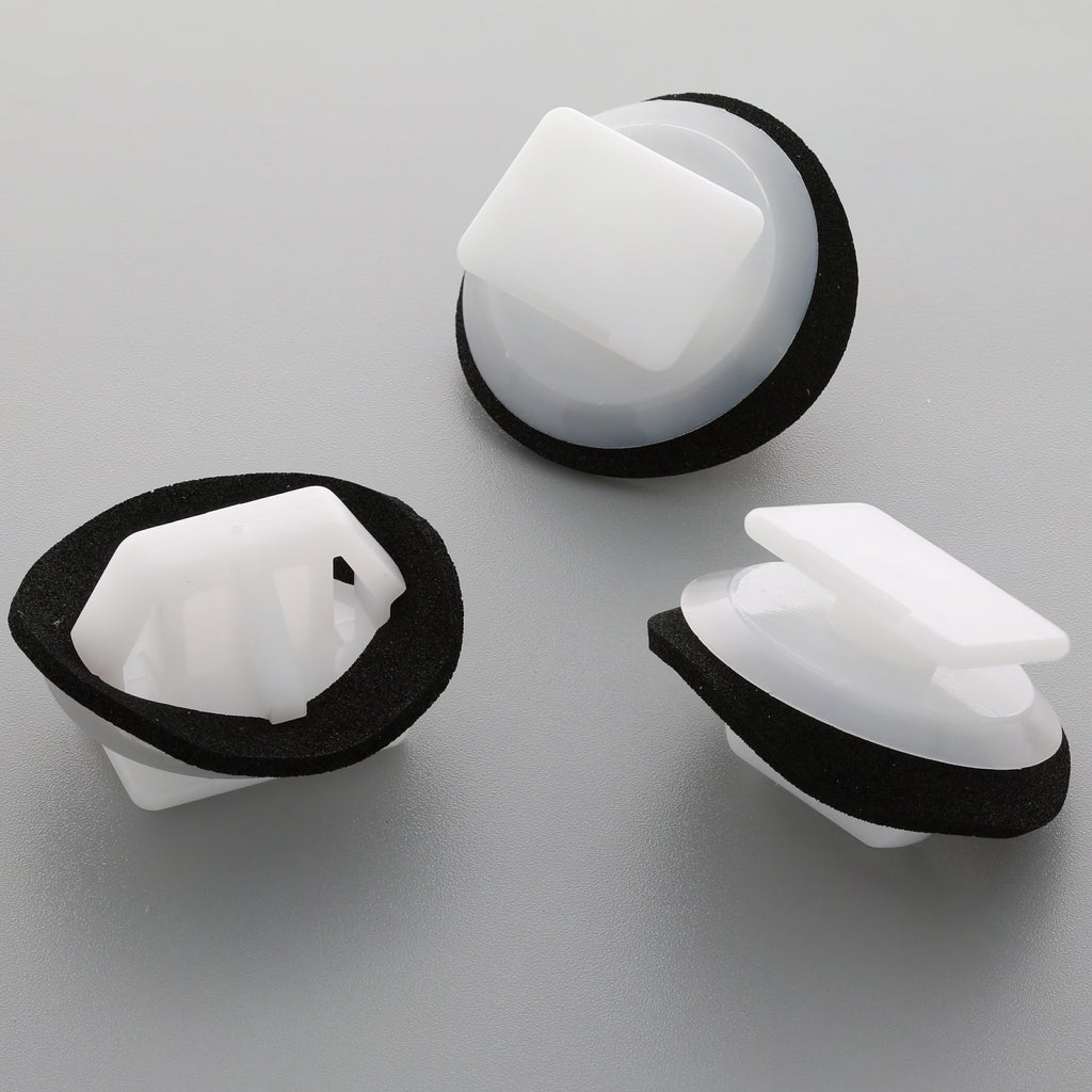 Skirt Moulding Clip, White with Washer