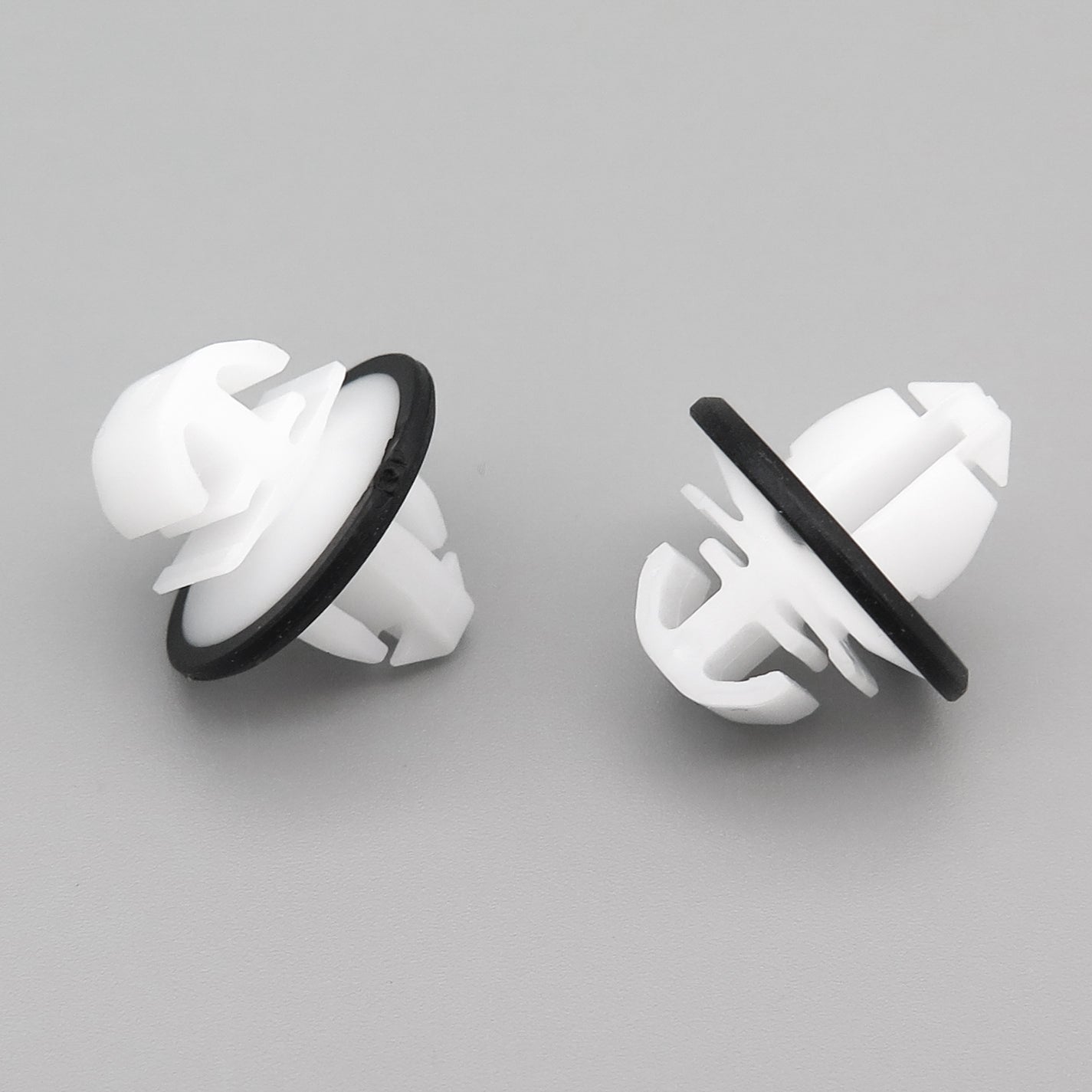 Moulding Clip, with Rubber Seal - image 3