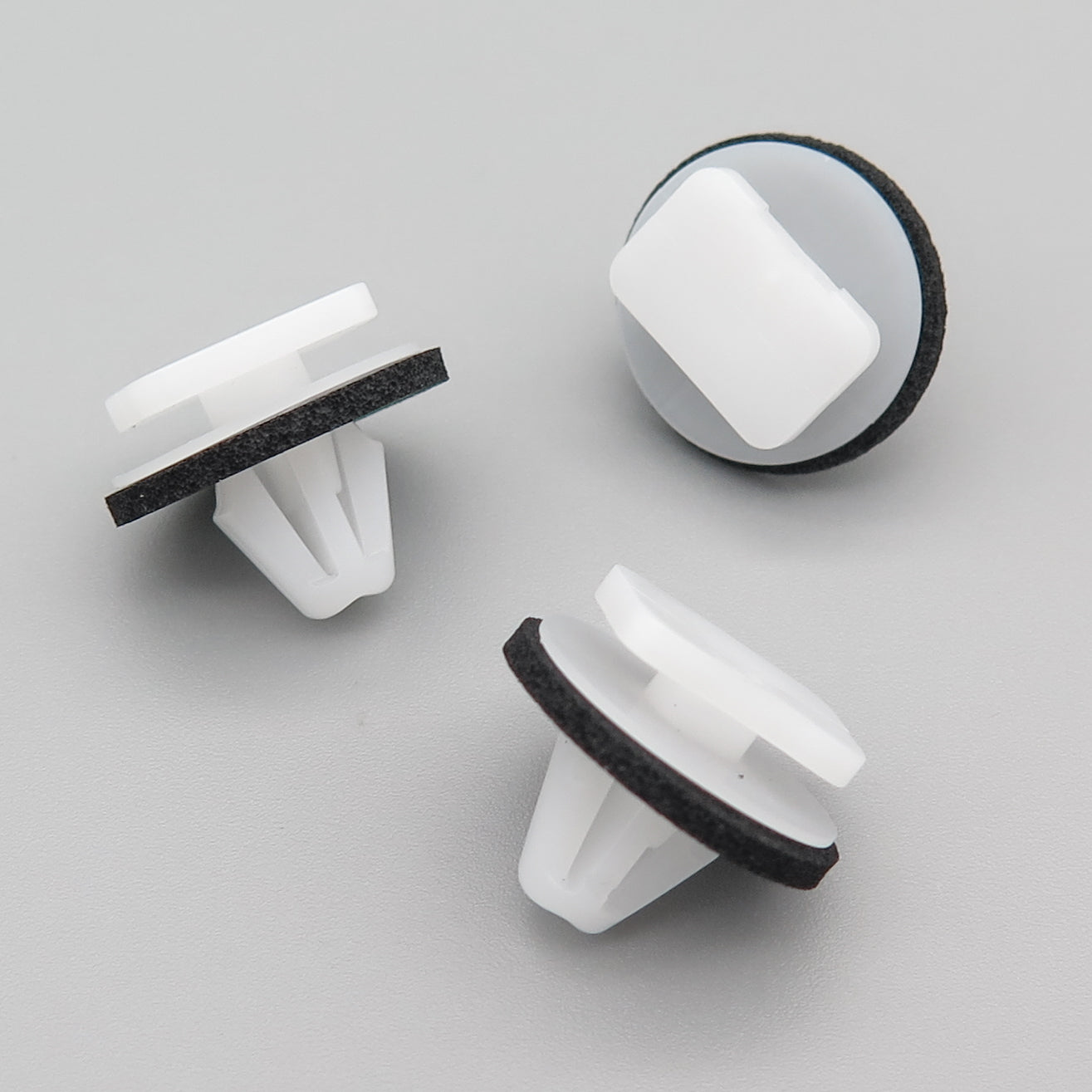 Moulding Clip, White with Washer