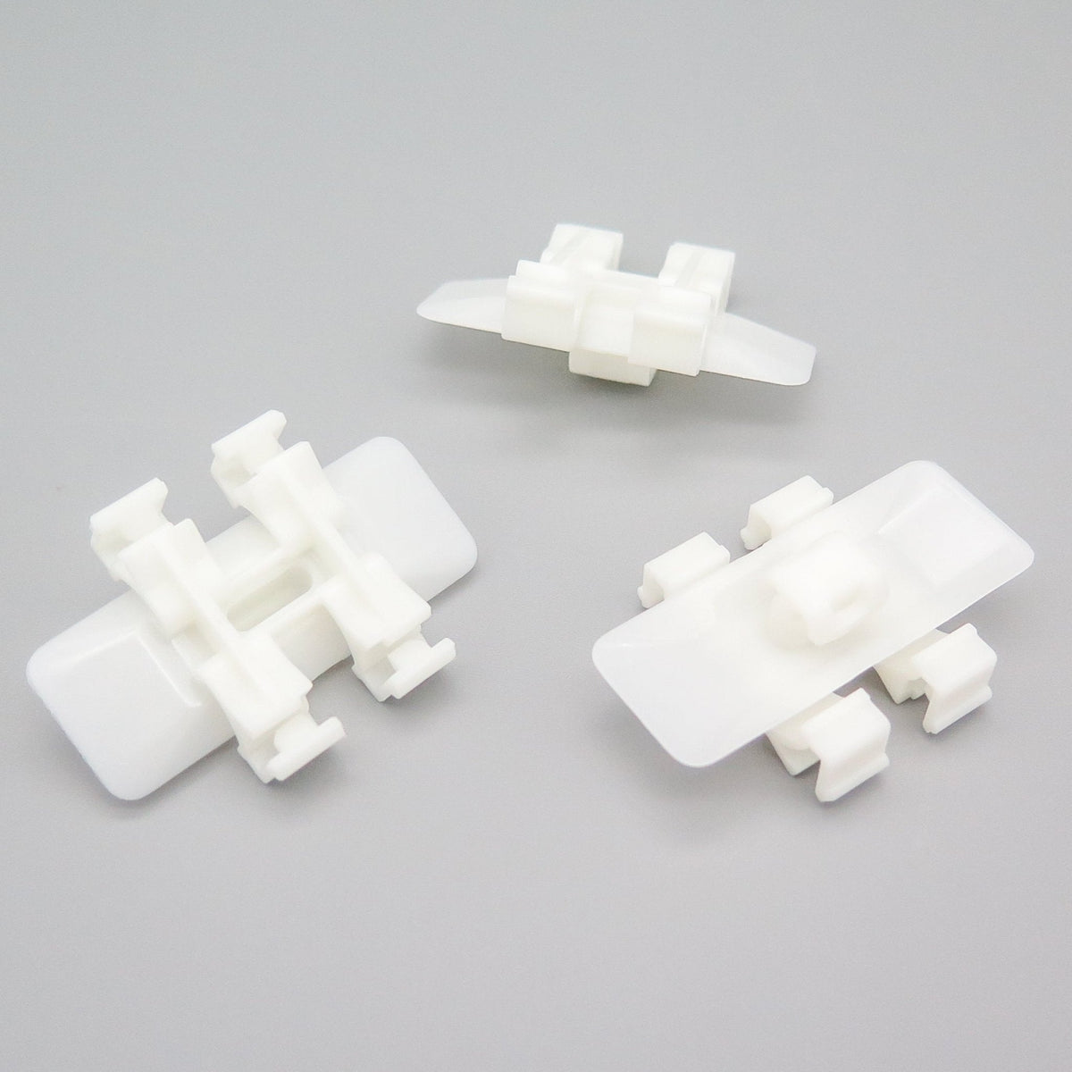 Body Moulding Clips, White