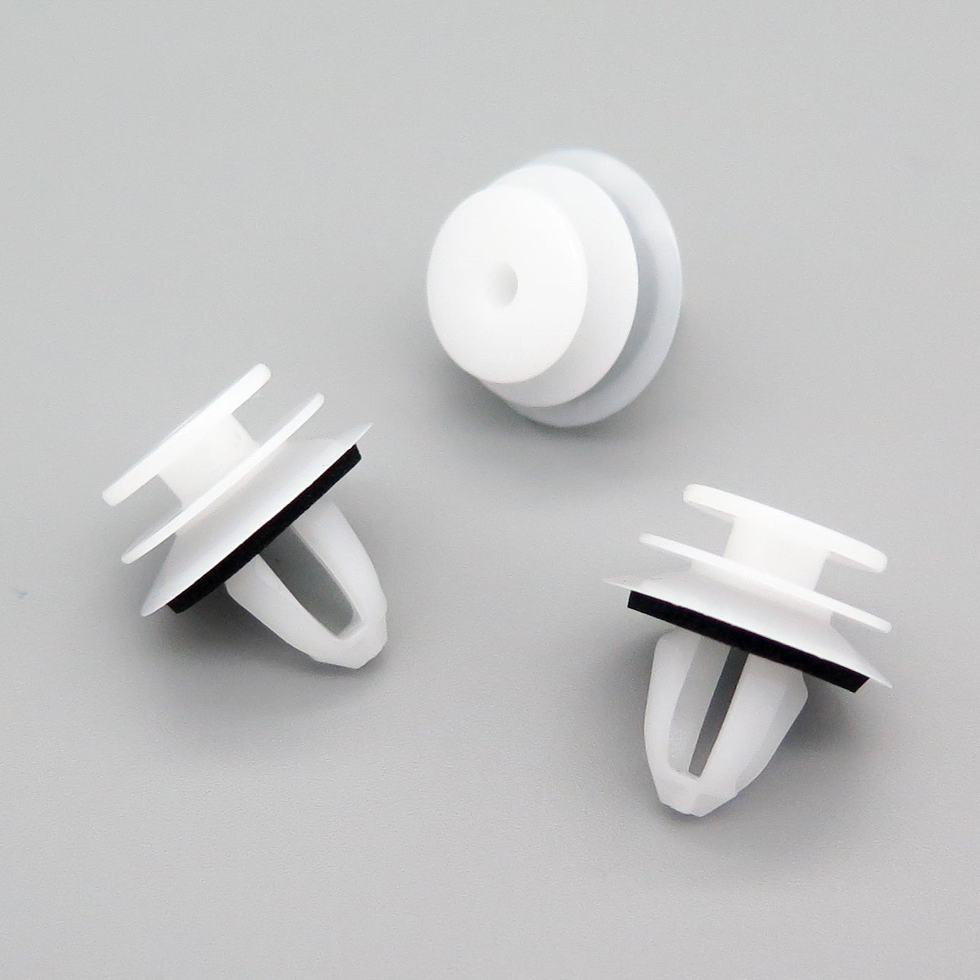 Trim Moulding Clip, White with Washer