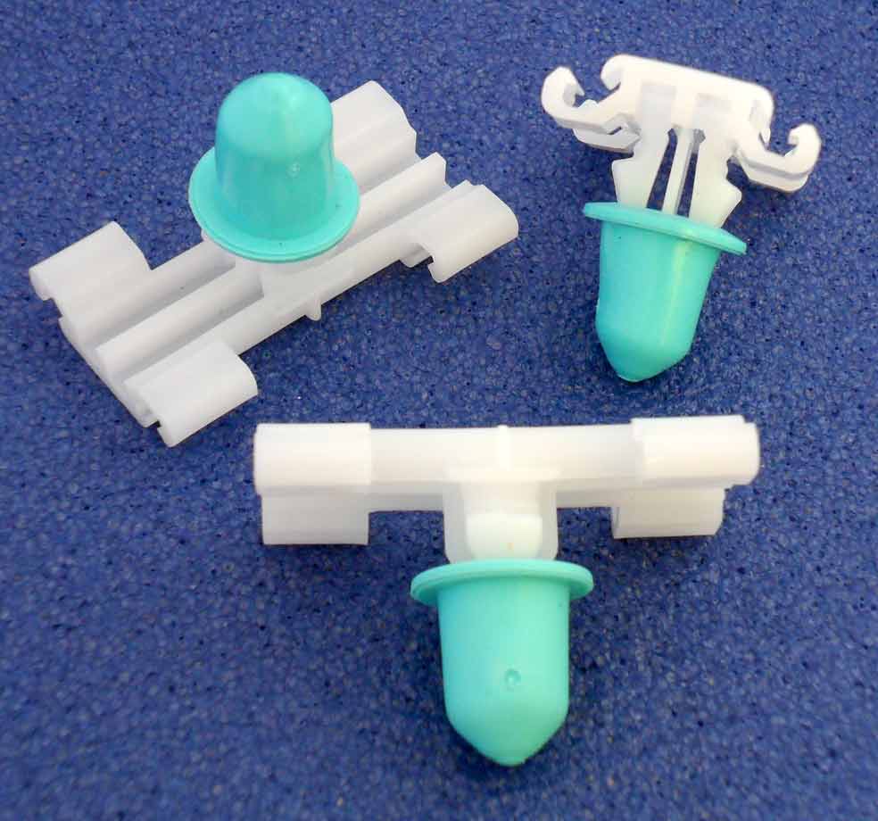 Exterior Side Moulding Clip, with Rubber Grommet