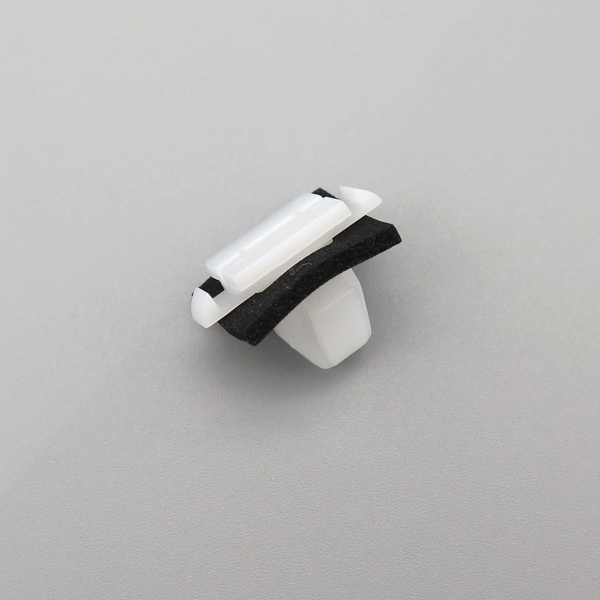 Side Moulding Trim Clips with Seal - image 3