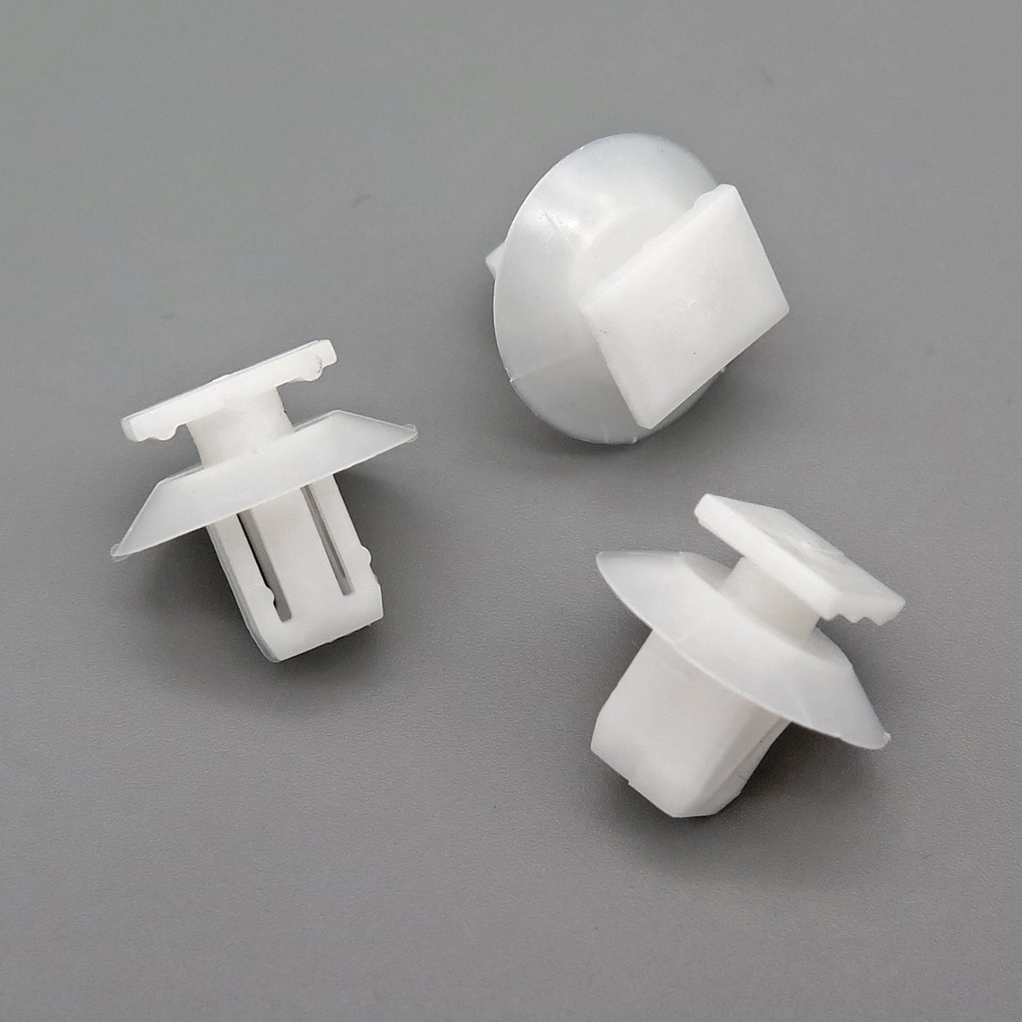 Exterior Moulding Clips, White