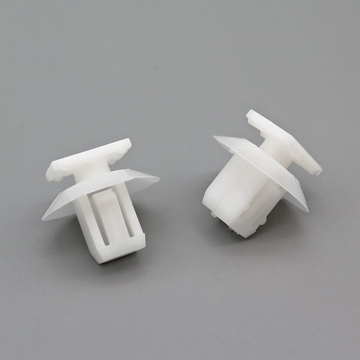 Exterior Moulding Clips, White - image 3