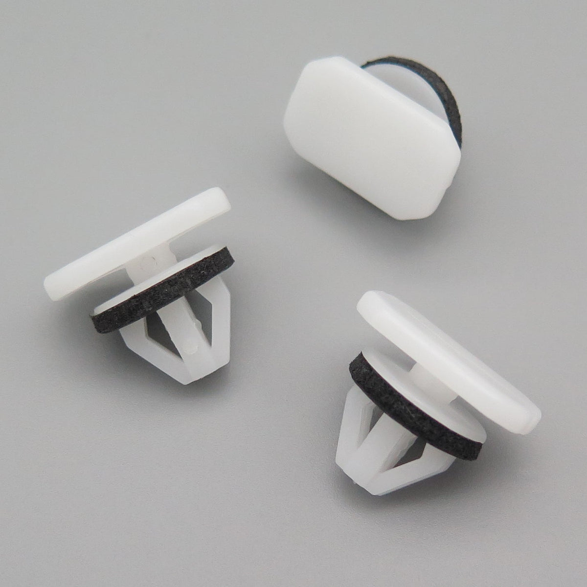 Wheel Arch Trim Mounting Clip, White with Washer