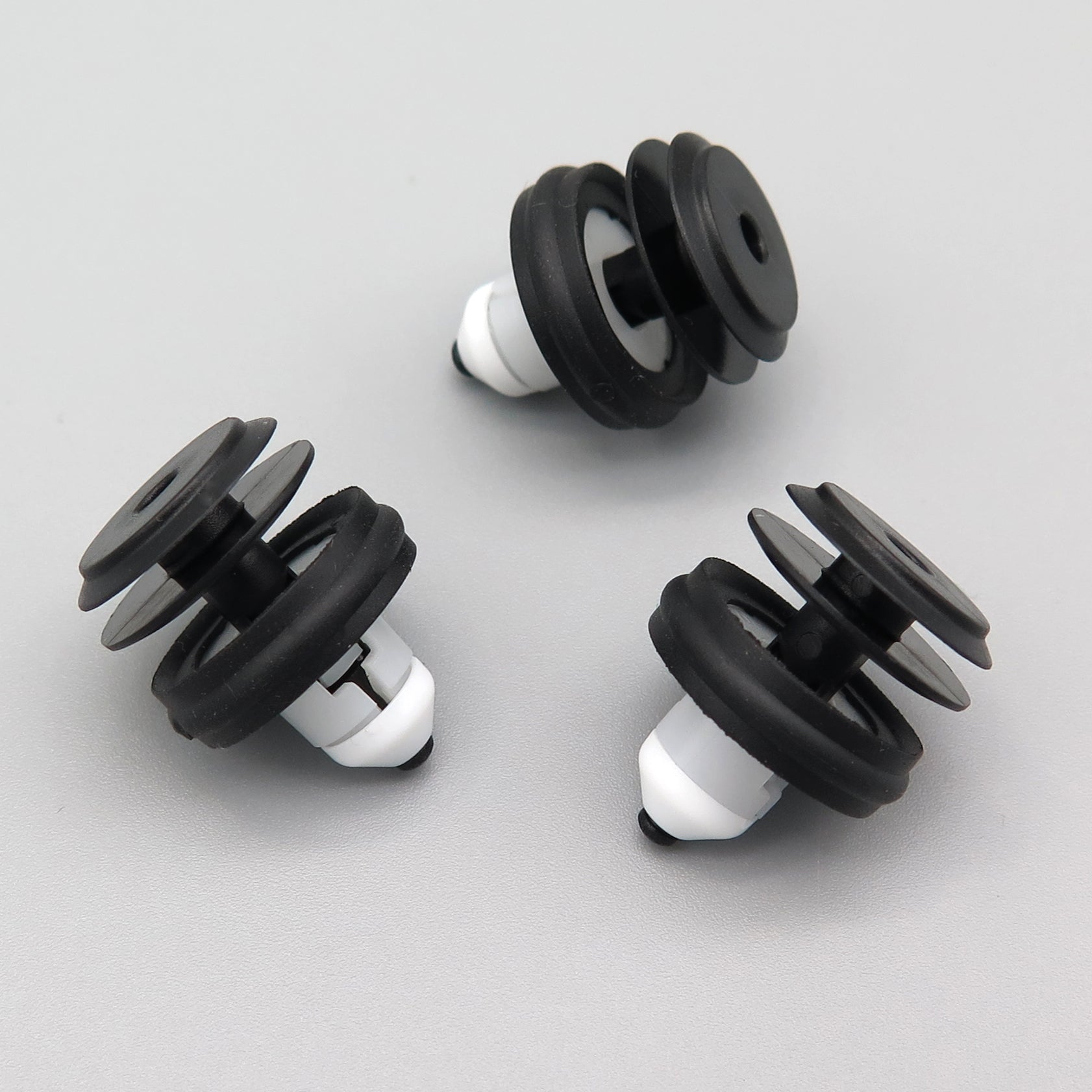 Push Fit Trim Panel Clips with Seal