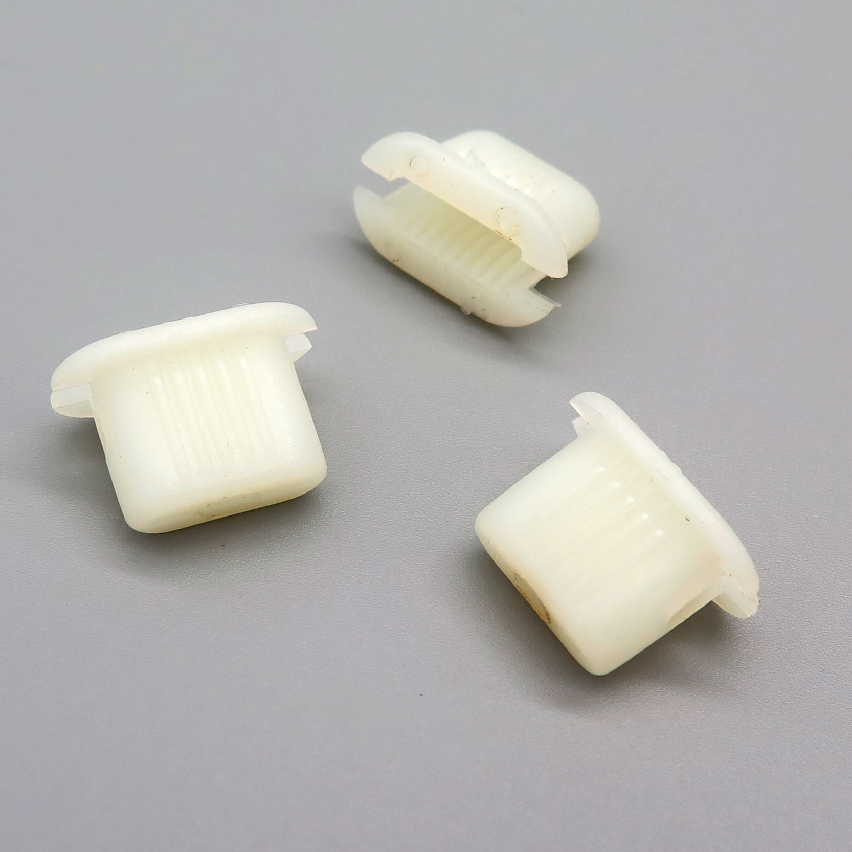 Screw Grommet, Oval, White - image 3