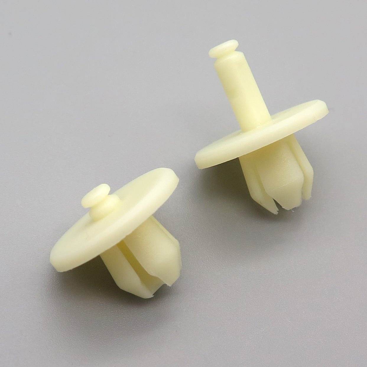Push Fit Plastic Pin Rivet, White - image 3