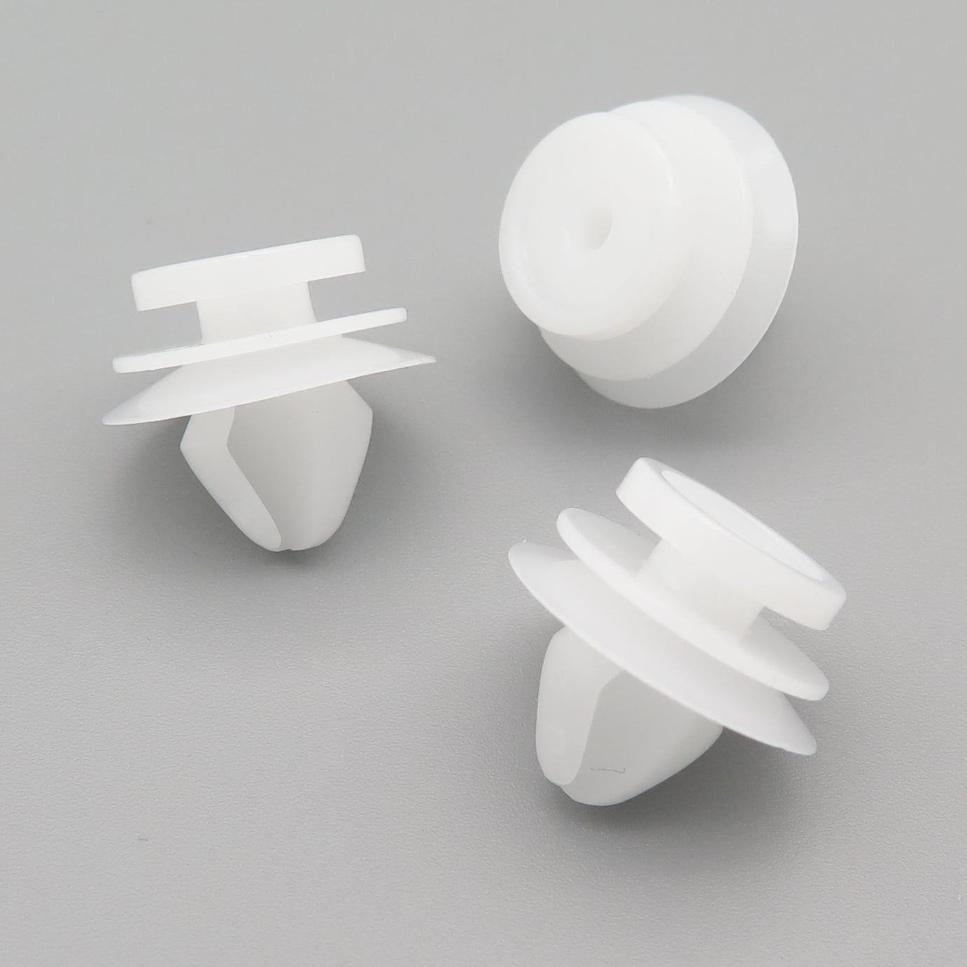 Plastic Fastener, Trim & Moulding Clip, White