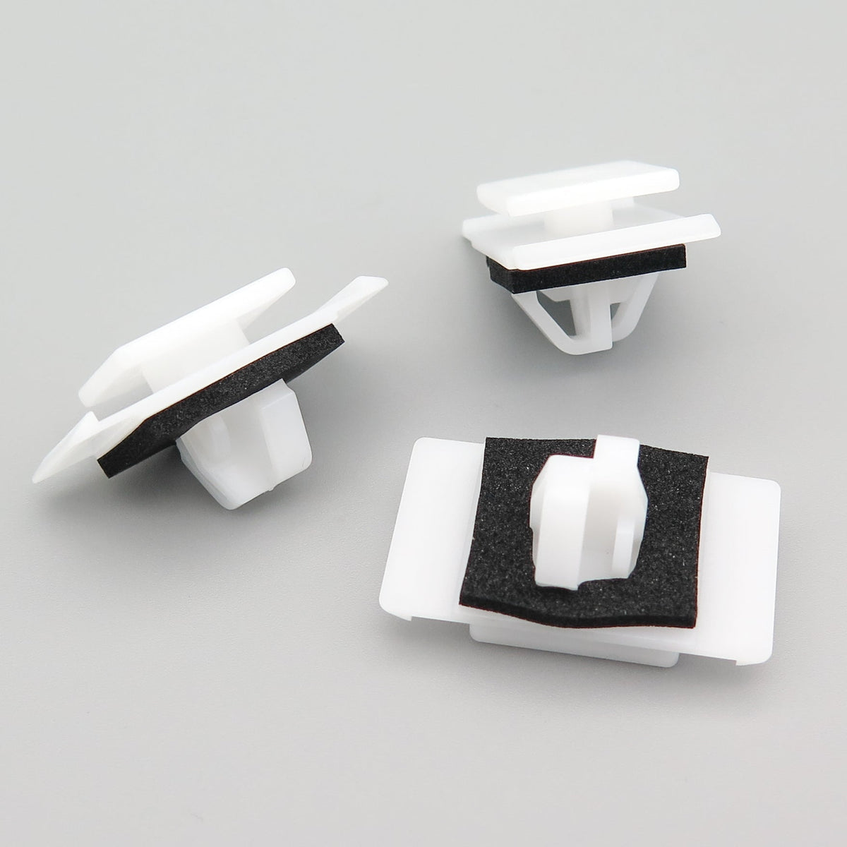 Exterior Moulding Clips, White