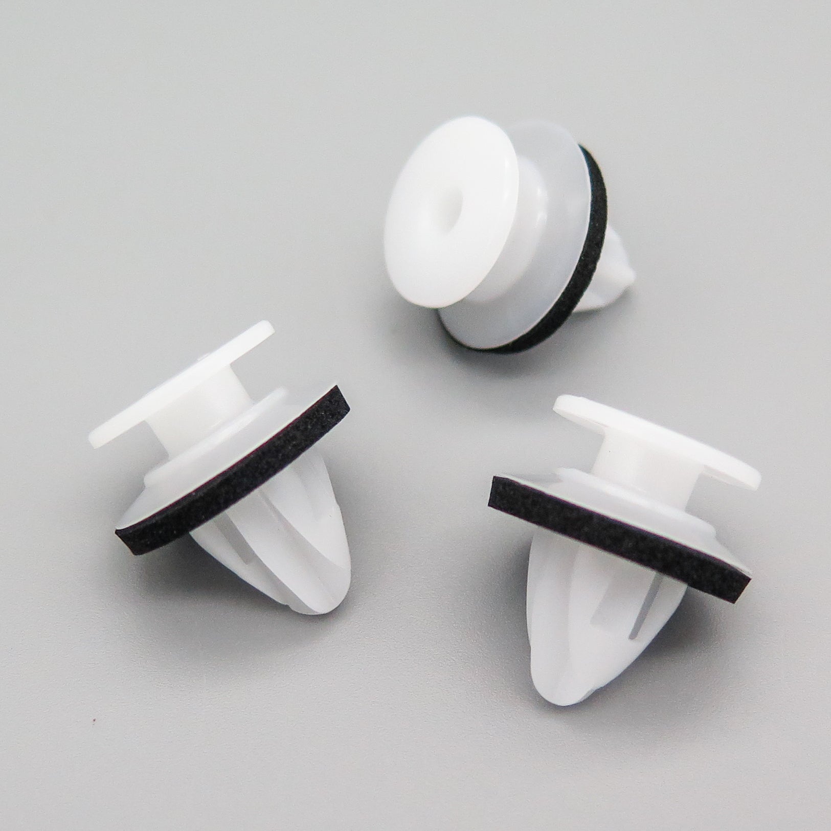Trim Moulding Clip, White With Washer