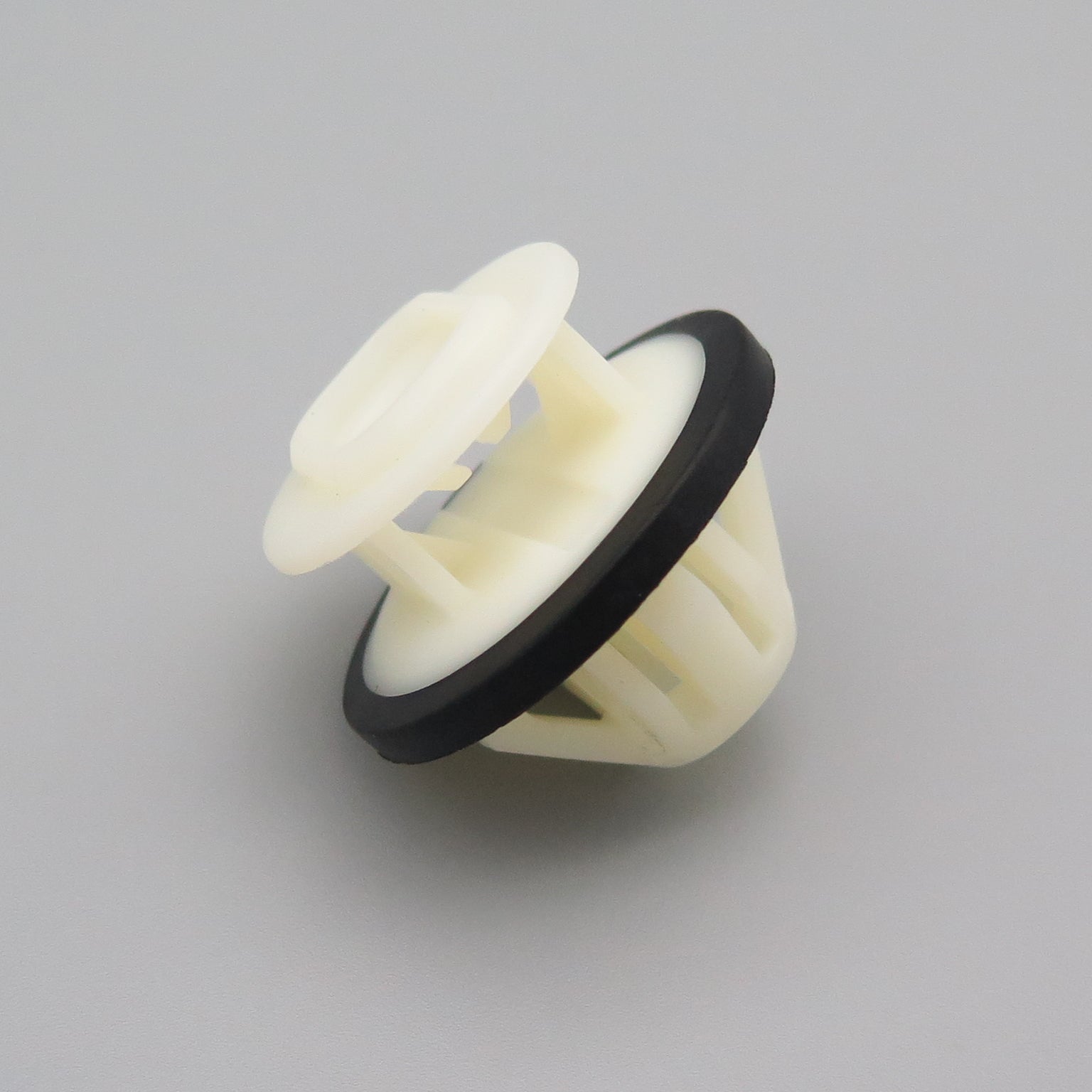 Mercedes-Benz Side Skirt & Moulding Clip, White with Washer - image 3